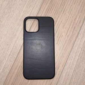 iPhone Pro Max Leather Case with Mega Safe - black